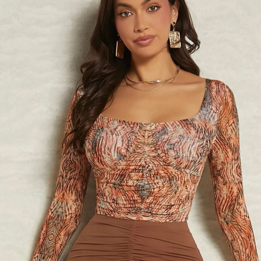 square neck long sleeve